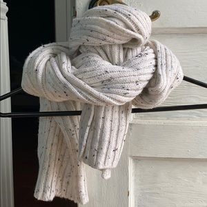 Black and white scarf